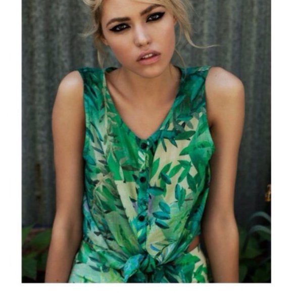 ISO Marc Jacobs leaf print top - Picture 2 of 2